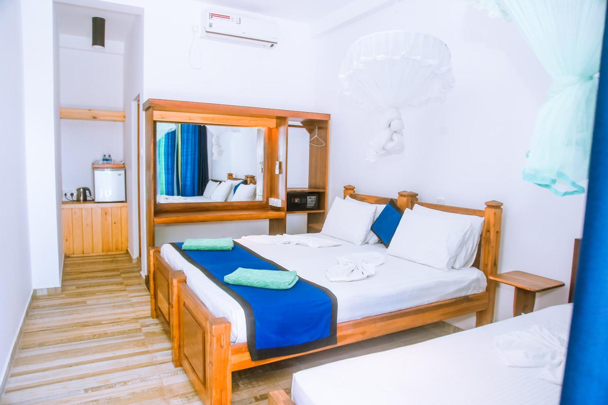 Отель Surf Sea Breeze Мирисса Экстерьер фото